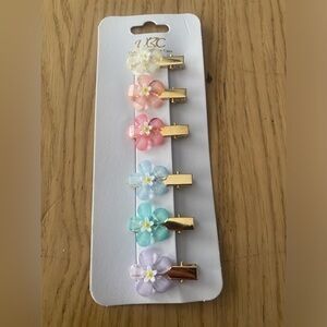 🆕 Small Flower Hair Clip Set 6PC Multicolor🆕